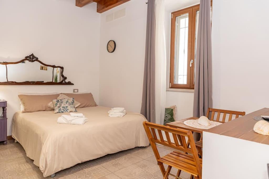바를레타 Centro Storico Redmood House A 5 Min Dal Mare, Wi-Fi, A/C E Netflix 아파트 외부 사진
