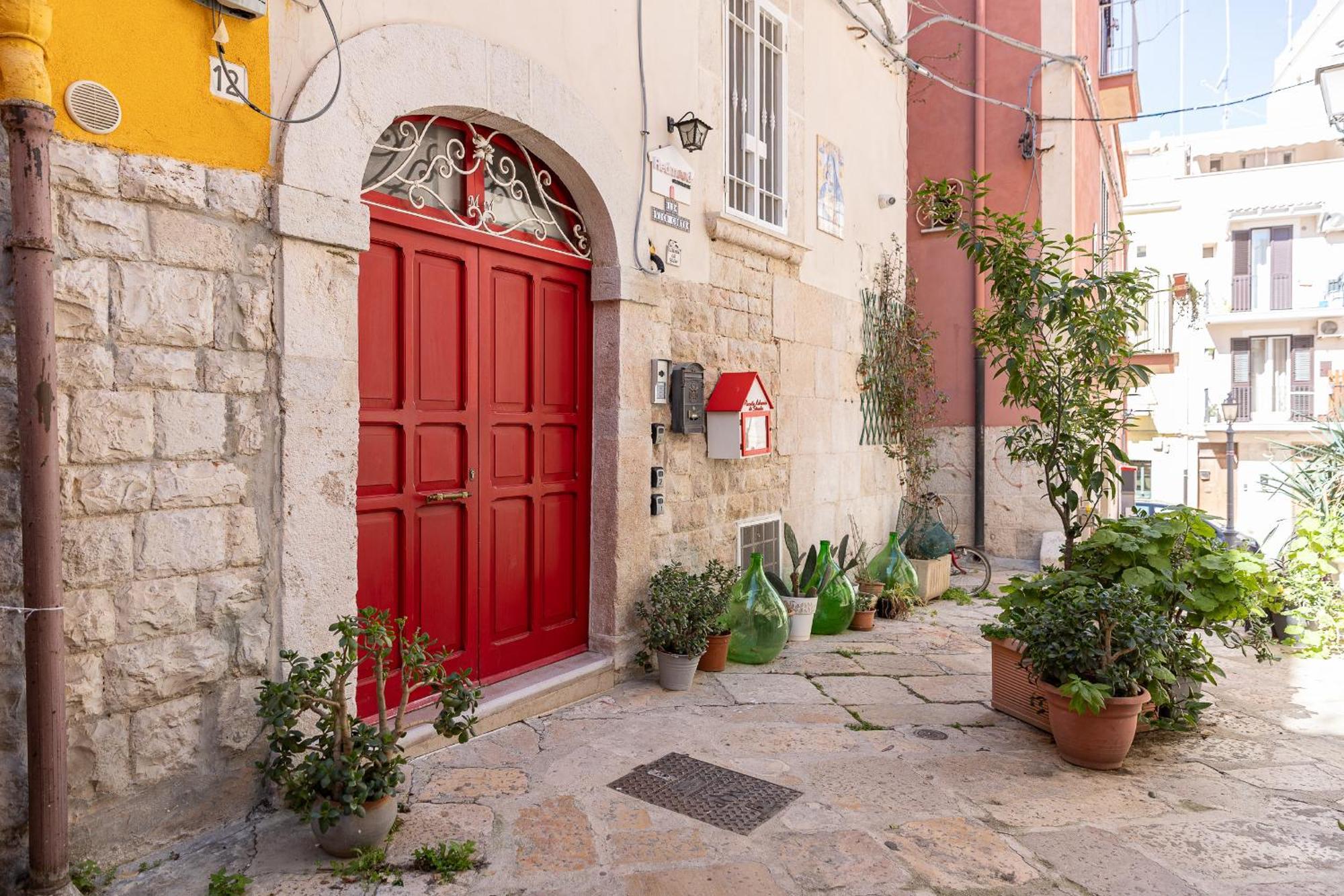 바를레타 Centro Storico Redmood House A 5 Min Dal Mare, Wi-Fi, A/C E Netflix 아파트 외부 사진