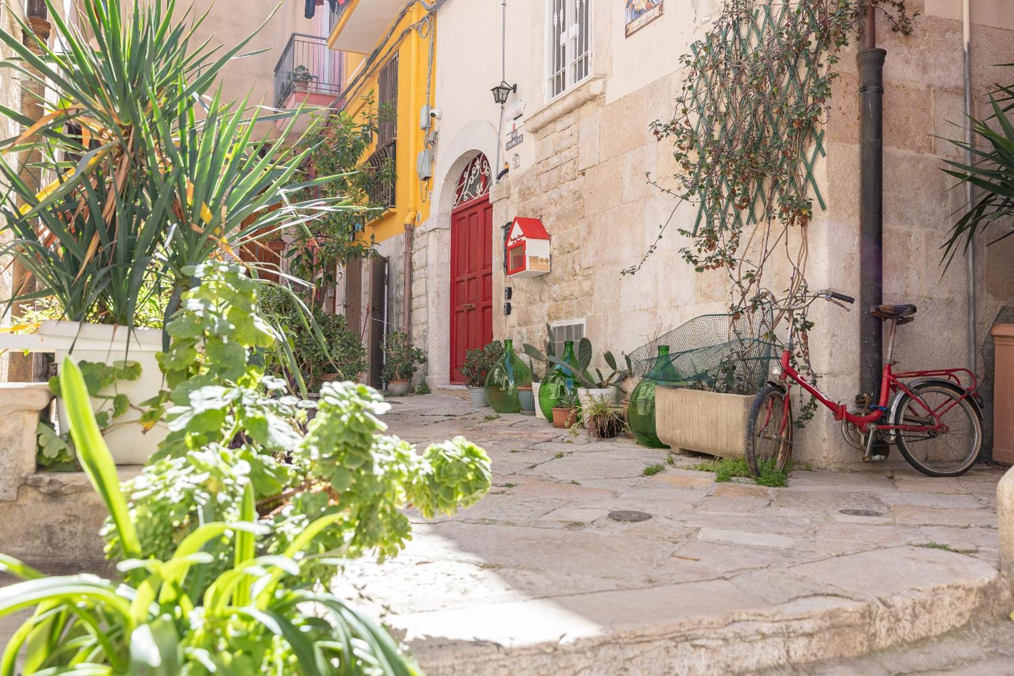 바를레타 Centro Storico Redmood House A 5 Min Dal Mare, Wi-Fi, A/C E Netflix 아파트 외부 사진